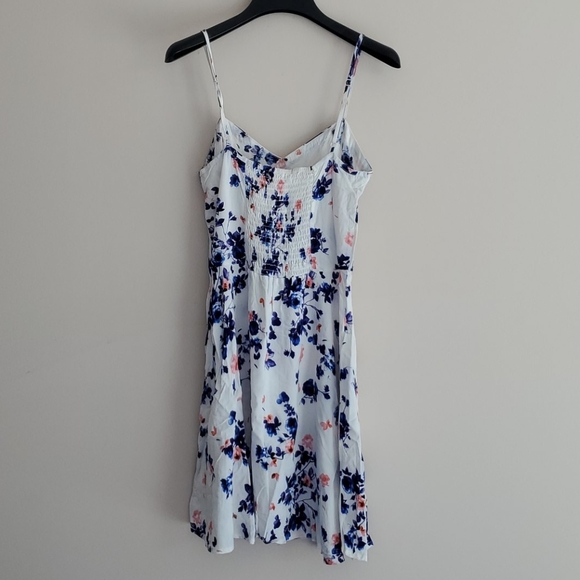 COTTON ON V-Neck dress - Picture 2 of 3